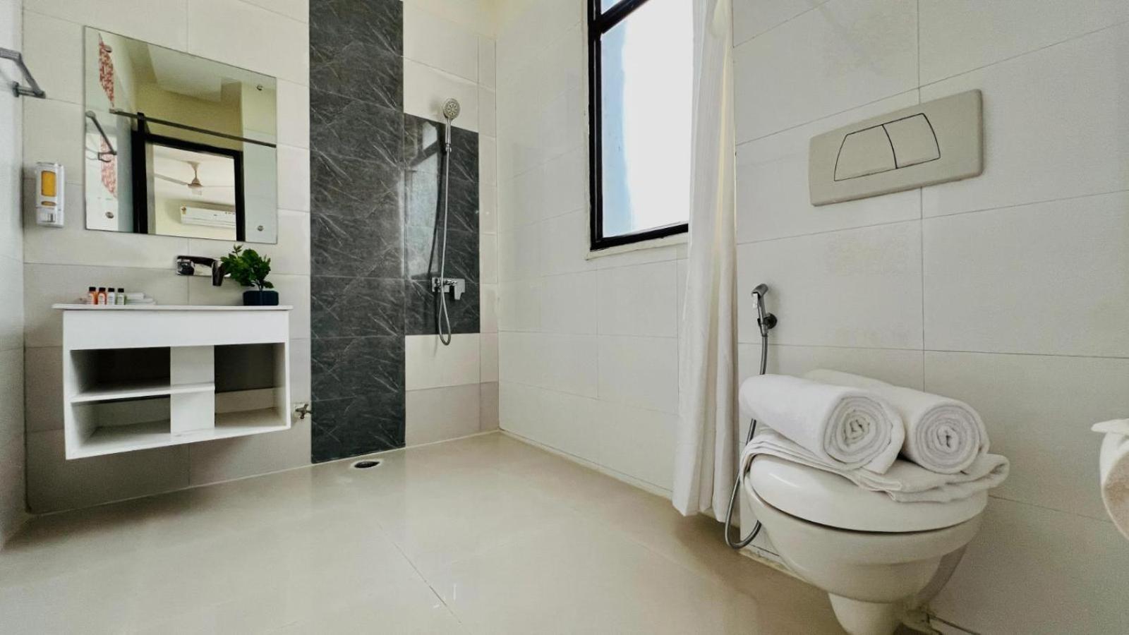 Bluo - Dlf Cybercity Apartment Gurgaon
