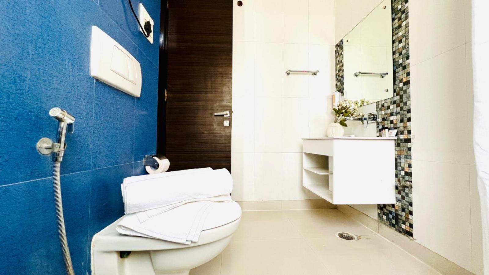 Apartment Bluo - Dlf Cybercity *