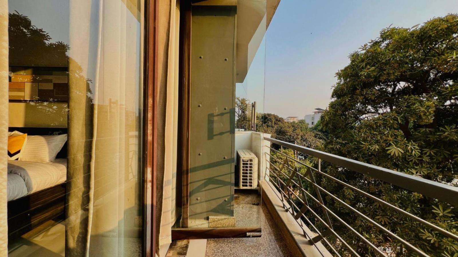 Bluo - Dlf Cybercity * Gurgaon
