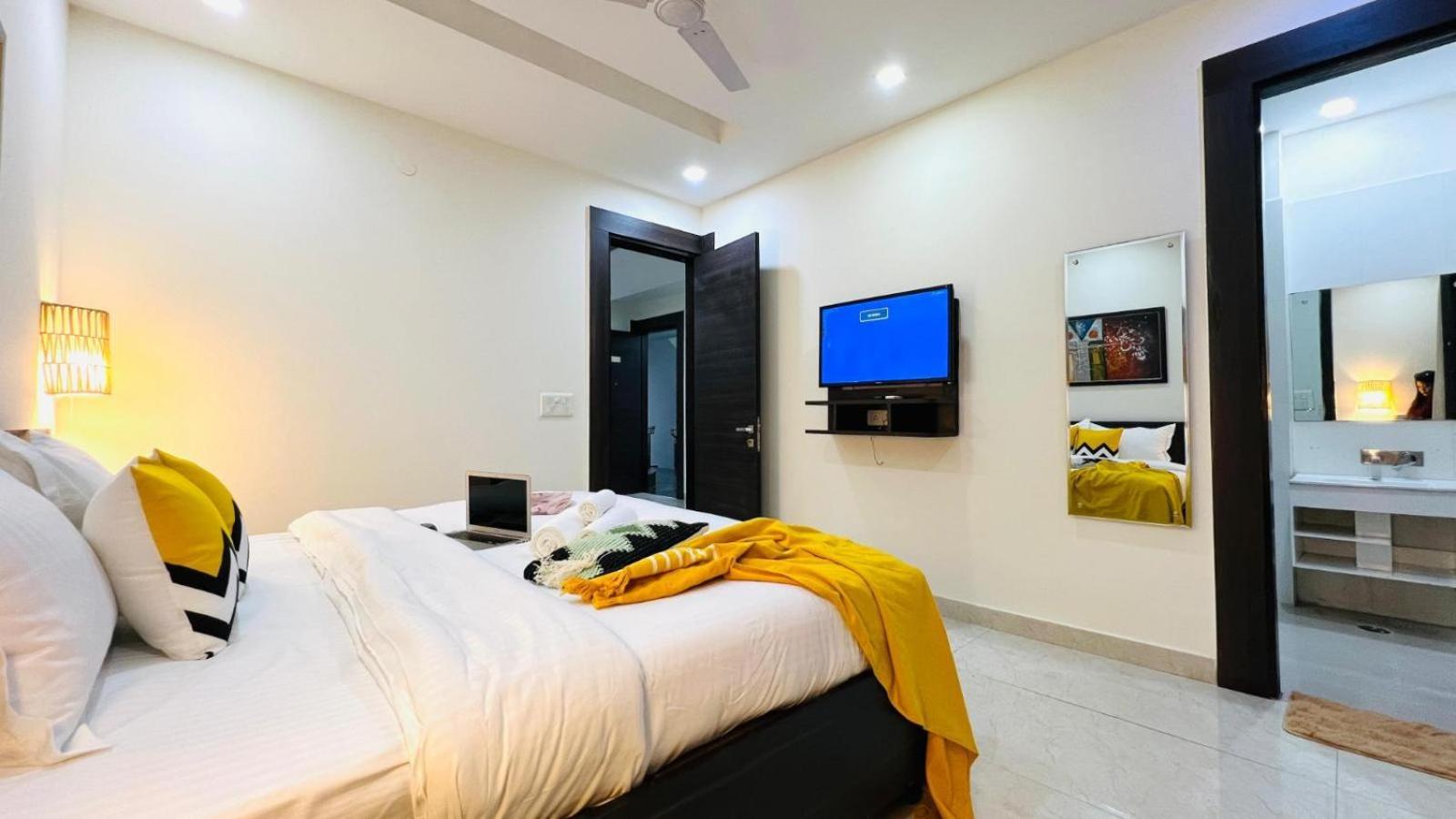 Bluo - Dlf Cybercity *