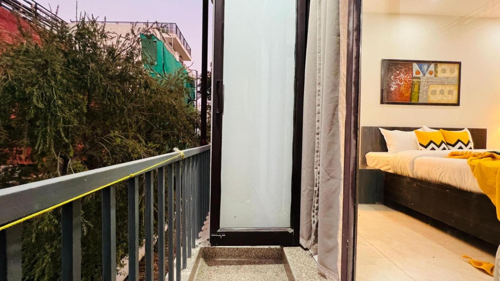 Bluo - Dlf Cybercity Apartment