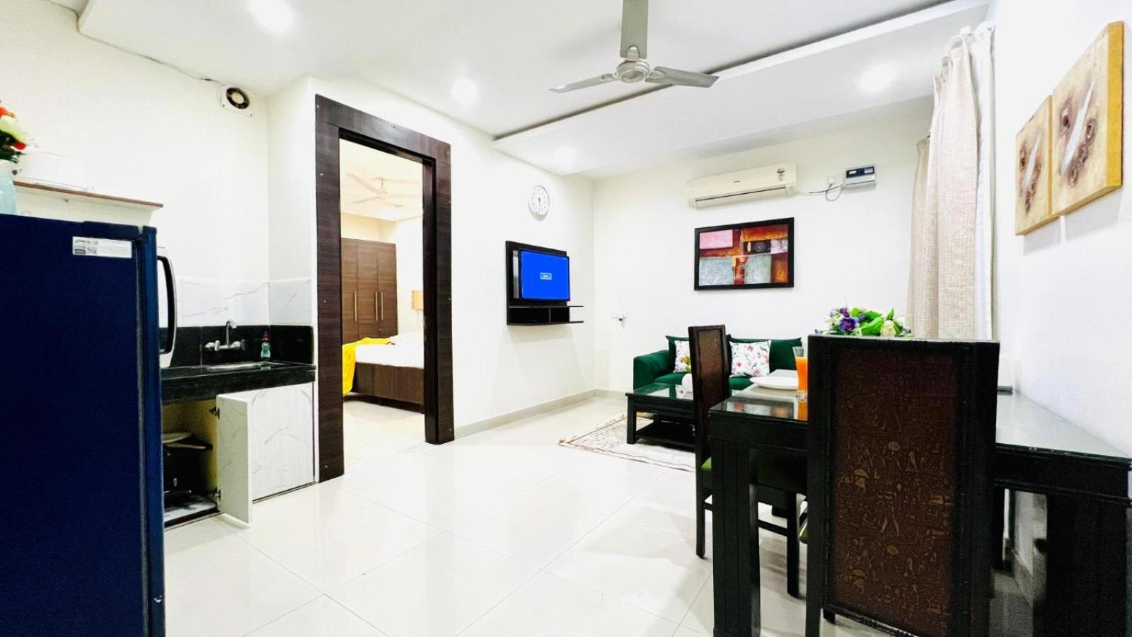 Bluo - Dlf Cybercity * Gurgaon