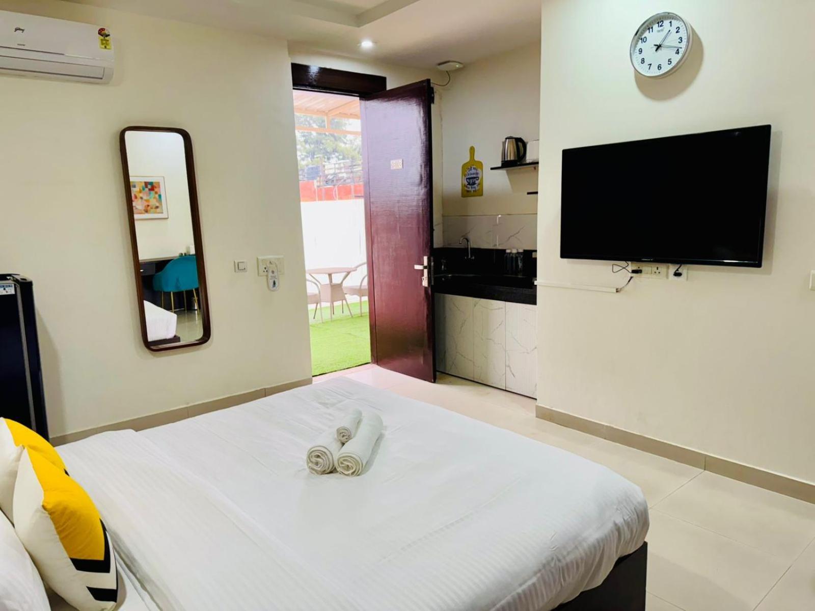 Bluo - Dlf Cybercity Apartment *