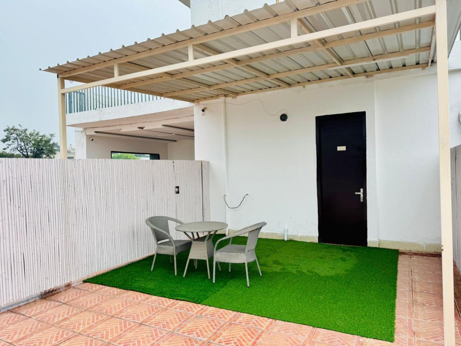 Apartment Bluo - Dlf Cybercity *
