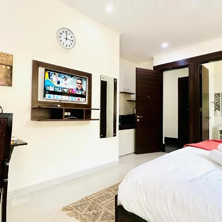 Bluo Stays - Dlf Cybercity Gurgaon Room photo