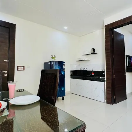 Bluo Stays - Dlf Cybercity Gurgaon Room photo