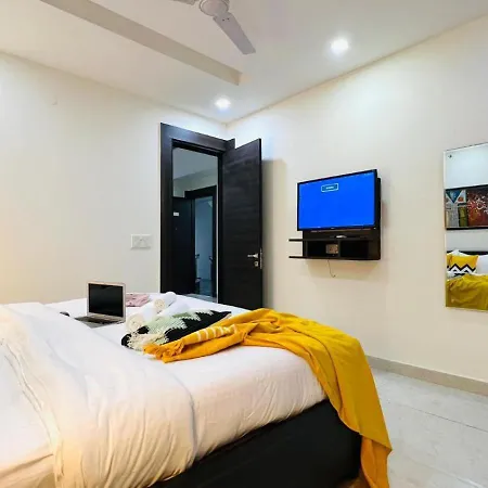Bluo Stays - Dlf Cybercity Gurgaon Room photo