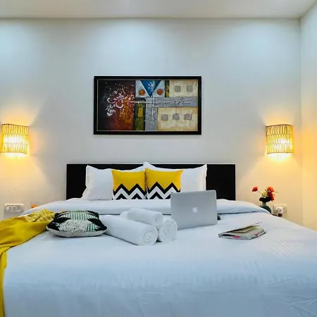 Bluo Stays - Dlf Cybercity Gurgaon Room photo